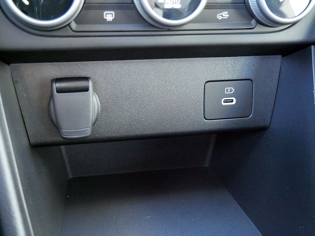 Fahrzeugabbildung Dacia Sandero Journey TCe 90 CVT AUTOMATIK