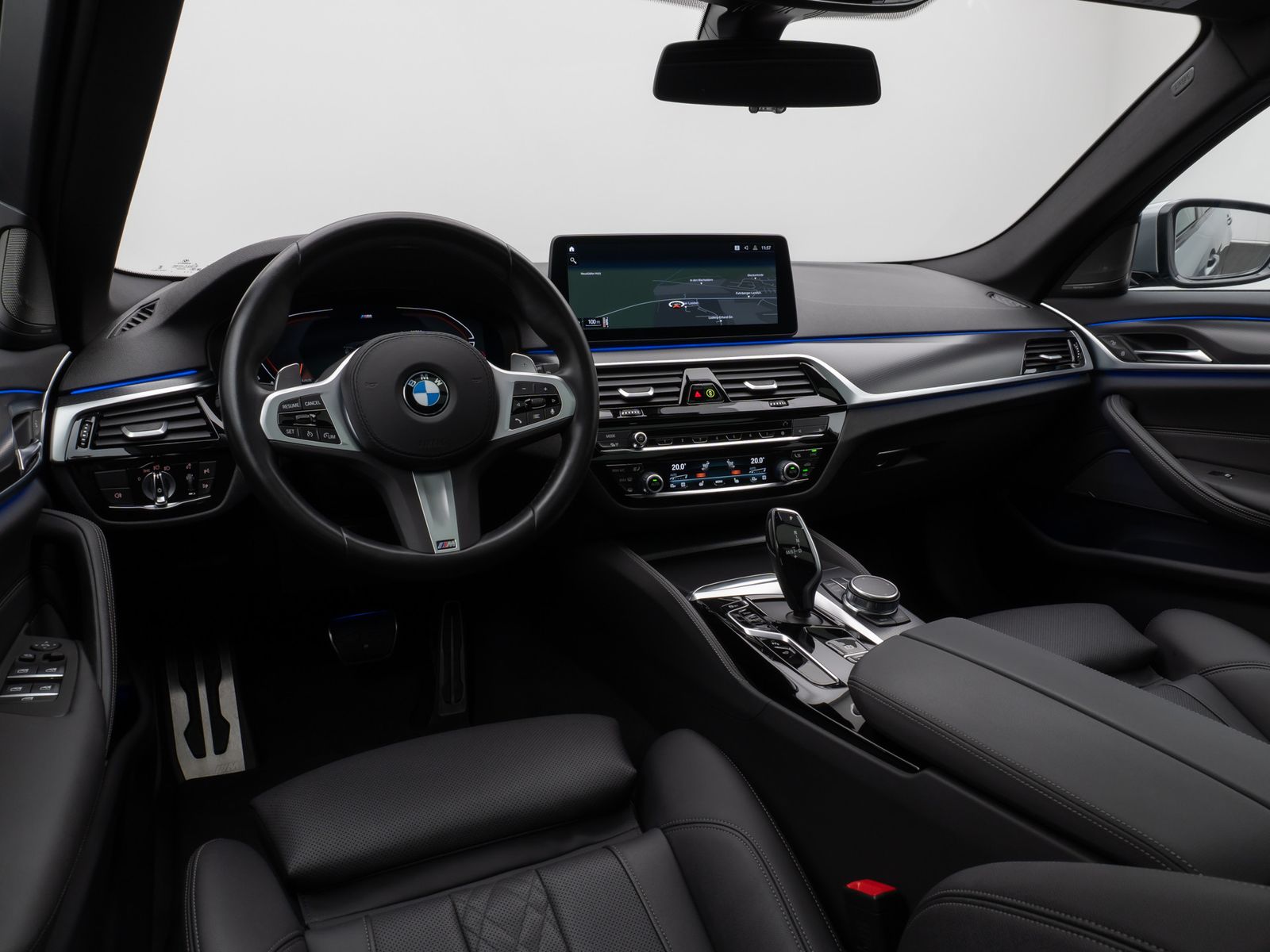 Fahrzeugabbildung BMW 530d M Sport Panorama 360°DAB H/K Komfort 20Zoll