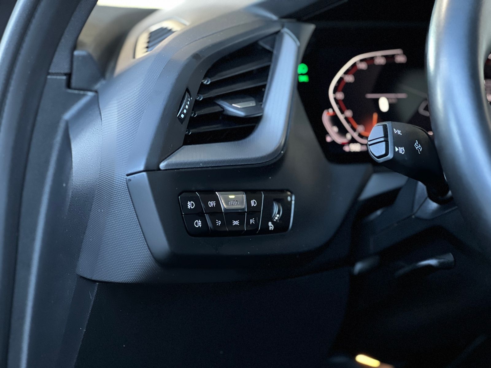 Fahrzeugabbildung BMW 120 i M Sport PDC KLIMA LED NAVI SHZ