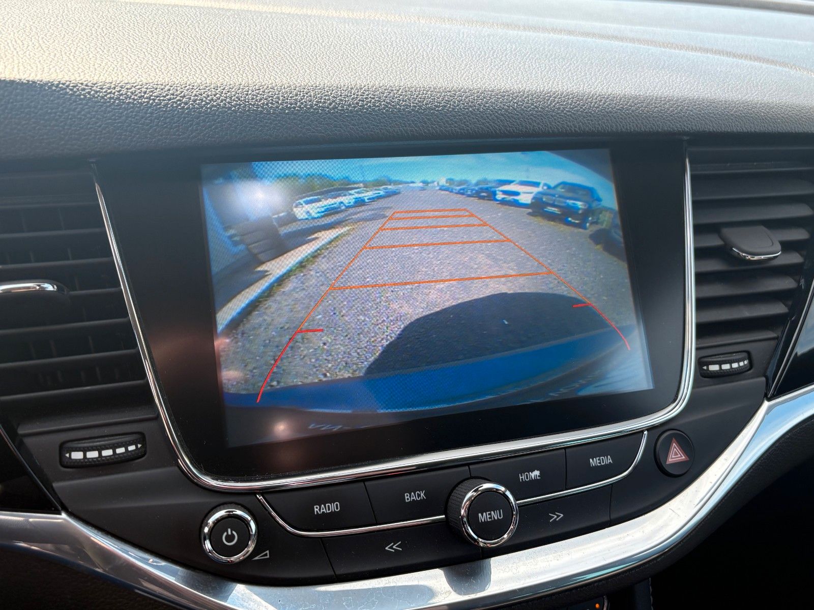 Fahrzeugabbildung Opel Astra K Sports Tourer 1.4 Aut. Navi LED Kamera