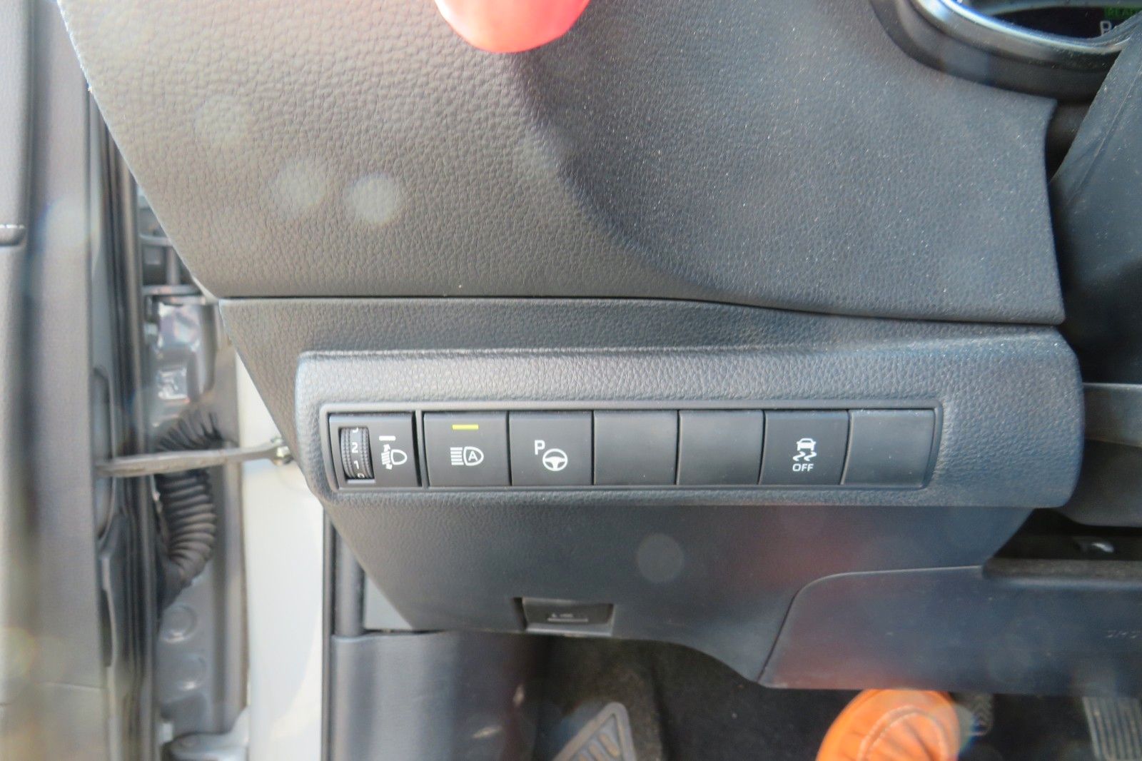 Fahrzeugabbildung Toyota Corolla Touring Sports Hybrid NAVI PDC SITZH. 1H