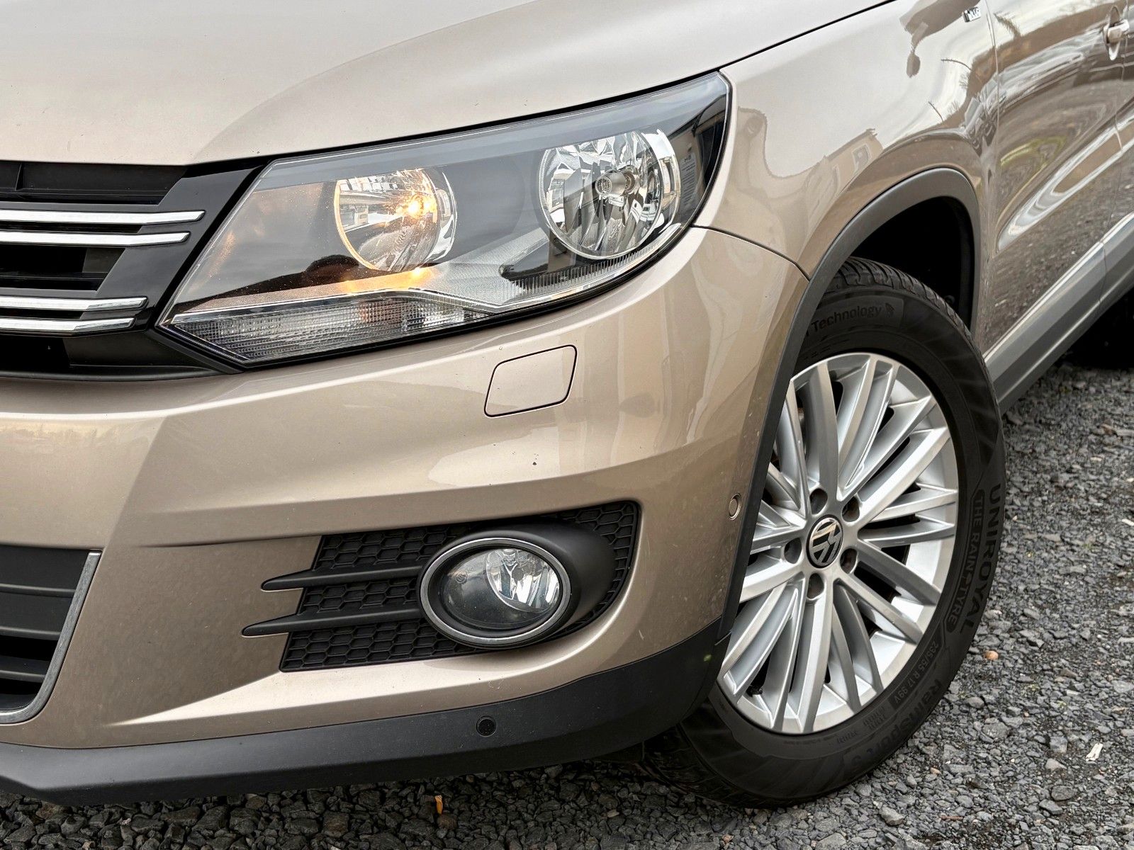 Fahrzeugabbildung Volkswagen Tiguan 1.4 TSI Cup Sport & Style Navi SPORTSITZE