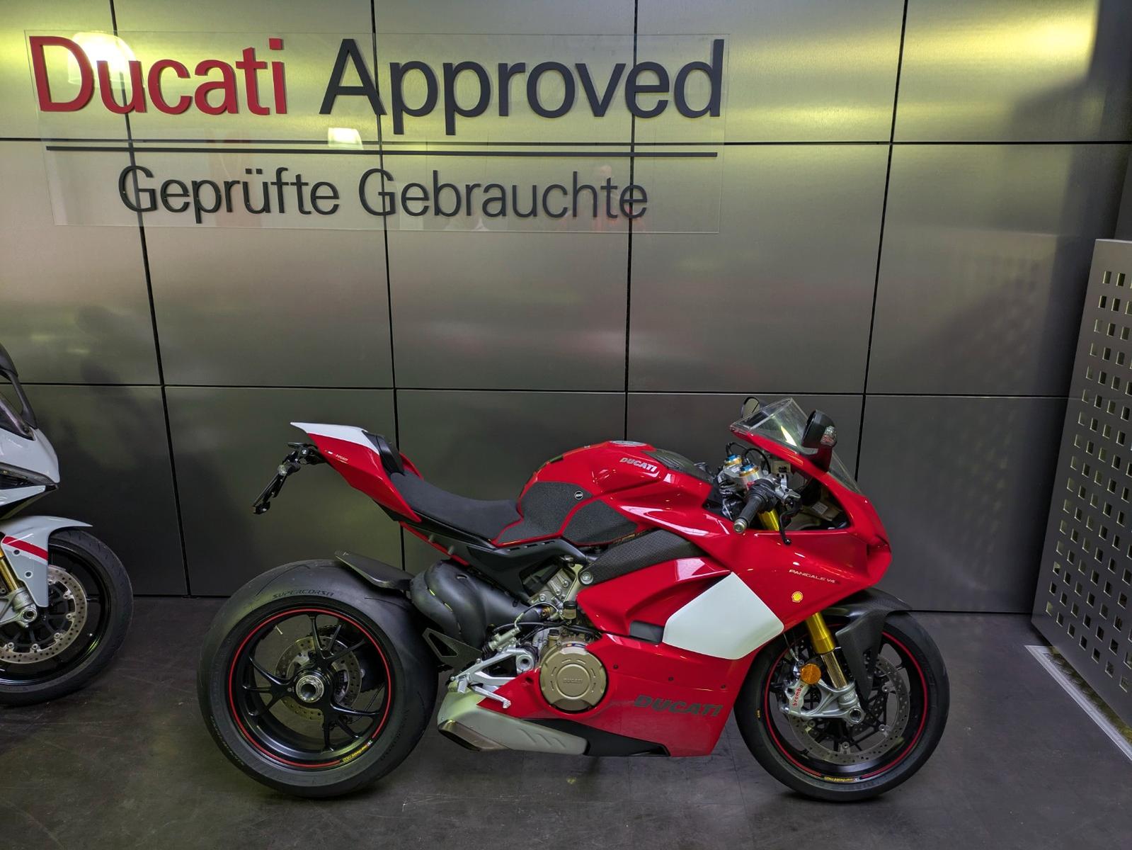 Ducati Panigale V4 S