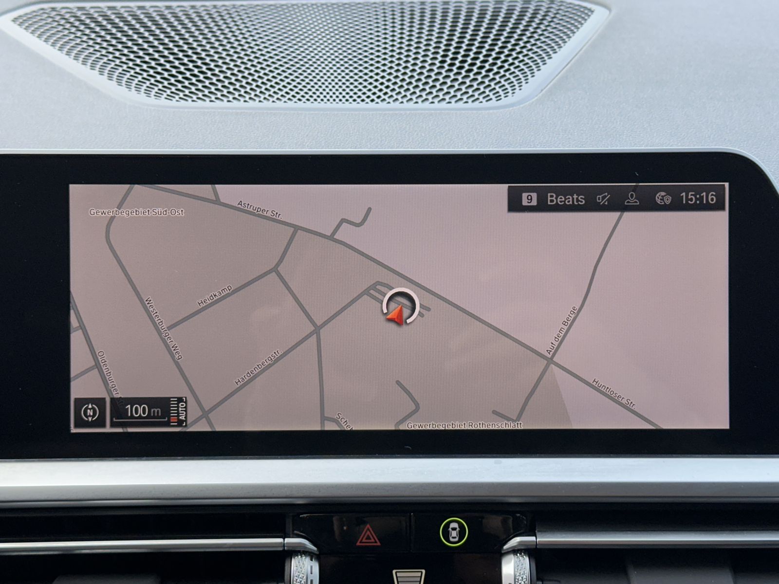 Fahrzeugabbildung BMW 330e Touring xDrive M-Sport NAV+LED+AHK+PANO+SHZ