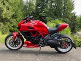 Ducati Diavel 1200 AMG/Cromo Rot/WhiteStripe - DUCATI DIAVEL 1200