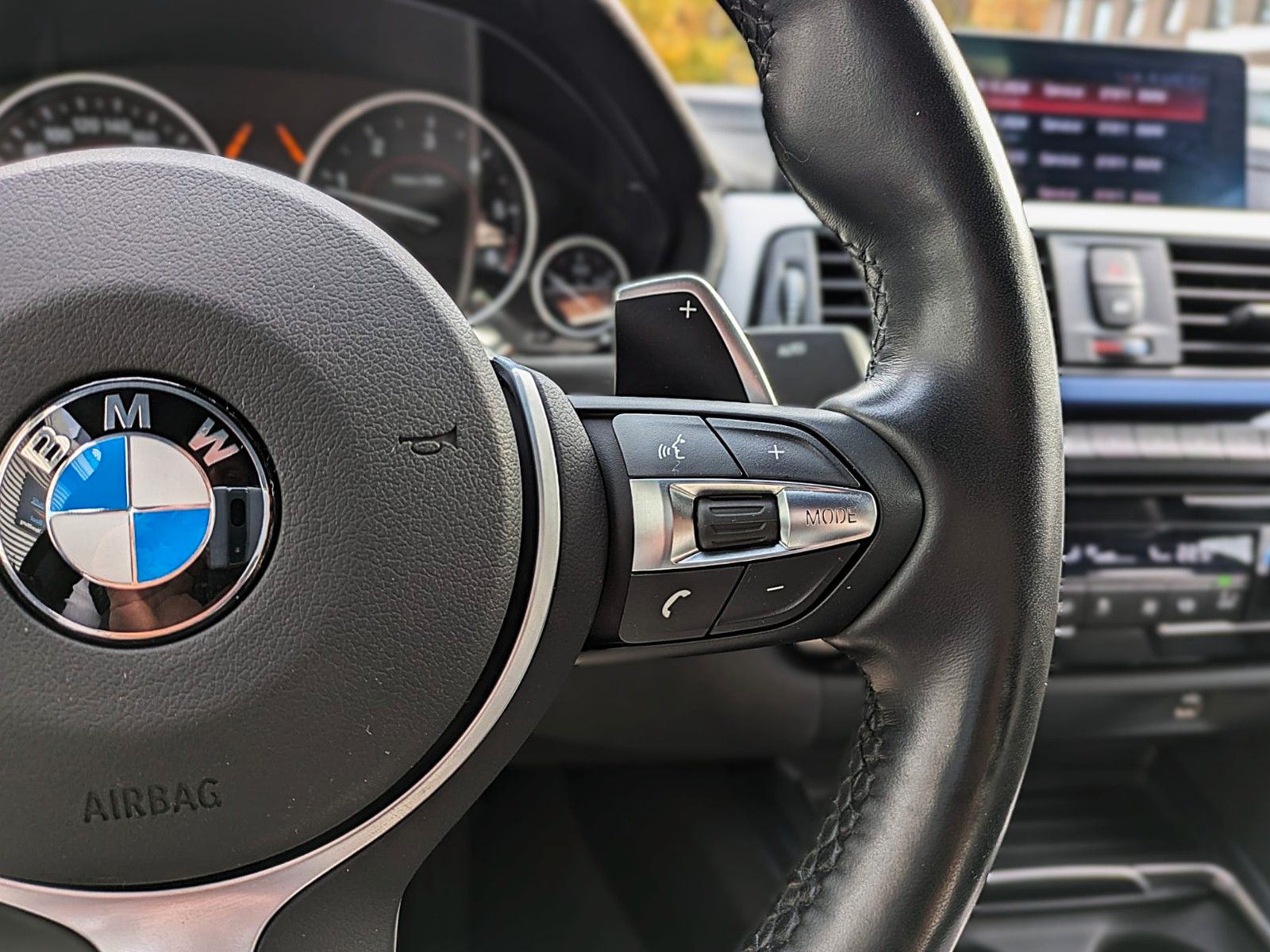 Fahrzeugabbildung BMW 420d Gran Coupe M SPORT SAG LEDER NAVI HUD LED