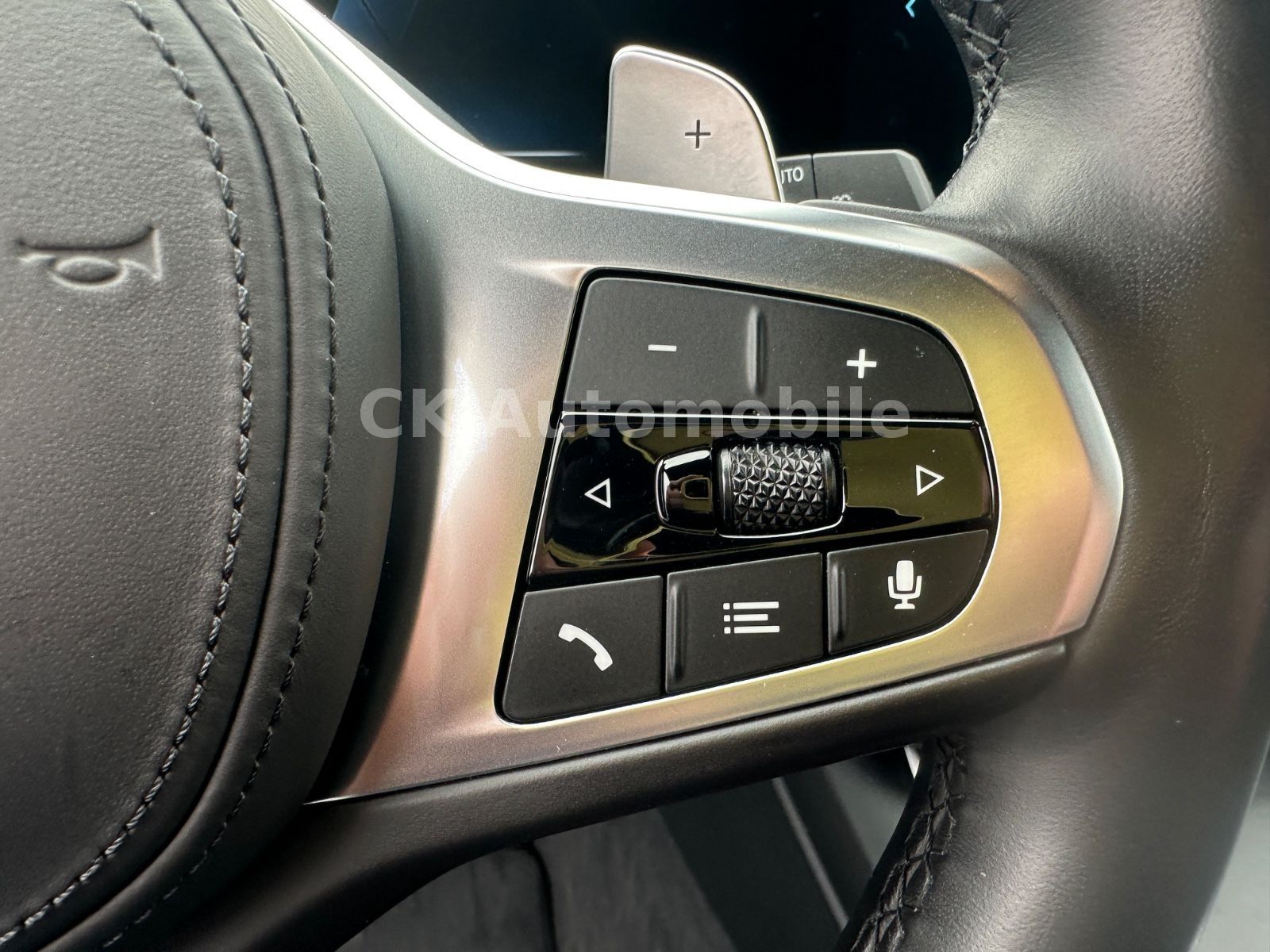 Fahrzeugabbildung BMW 320 d Touring M Sport/Navi/HeadUp/Kamera/LED