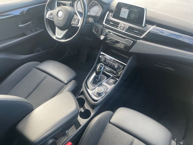 Fahrzeugabbildung BMW 220 Active Tourer Sport Line Navi, Tempomat, Rüc