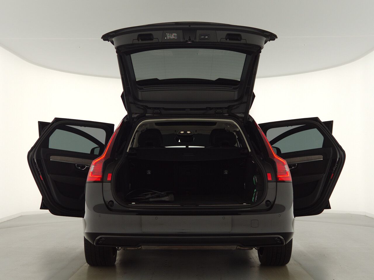 Volvo V90 T8 Recharge Plus Dark+360Kam+Pano+LM20+Nappa foto 10