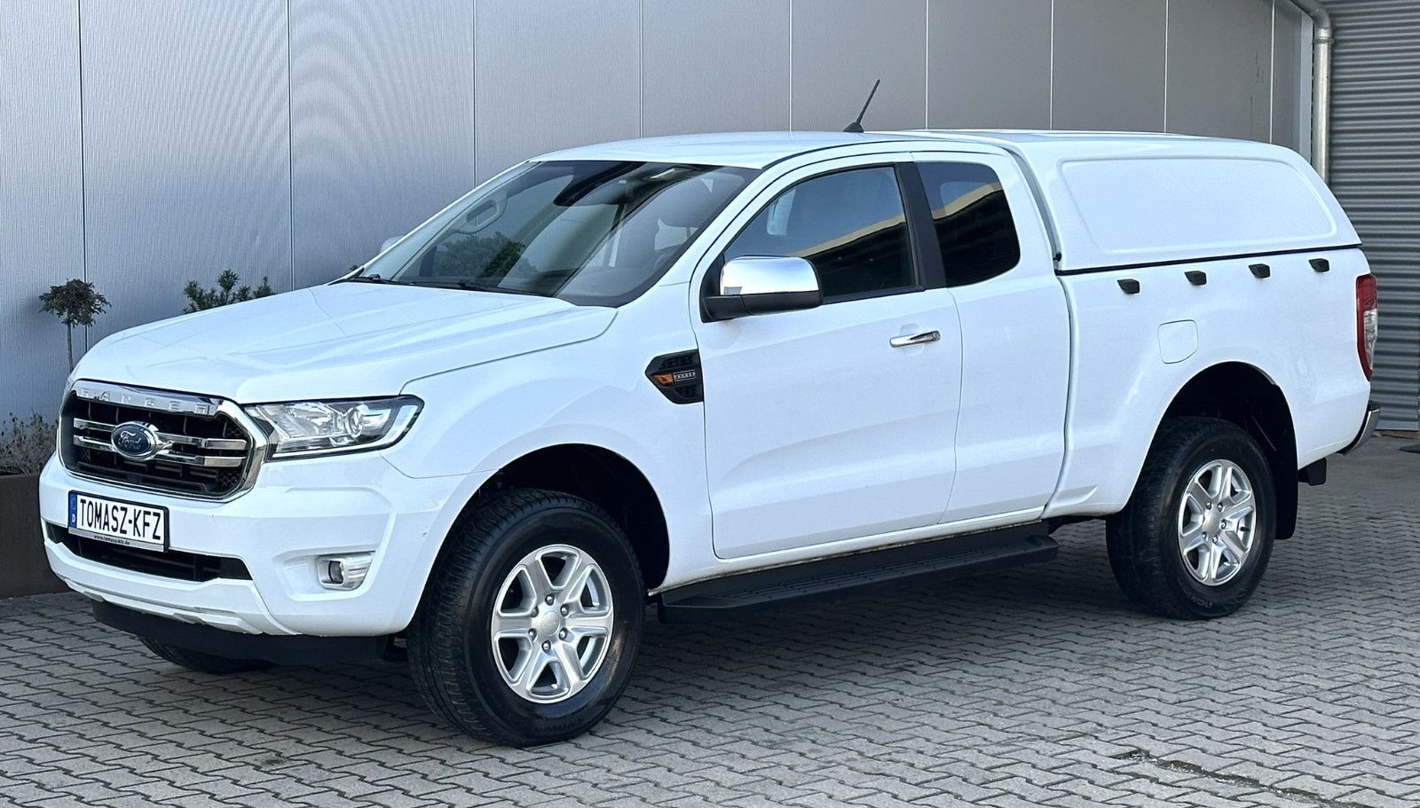 Ford Ranger XLT Extrakabine 4x4*AHK*SHz*TÜV+Insp.NEU foto 2