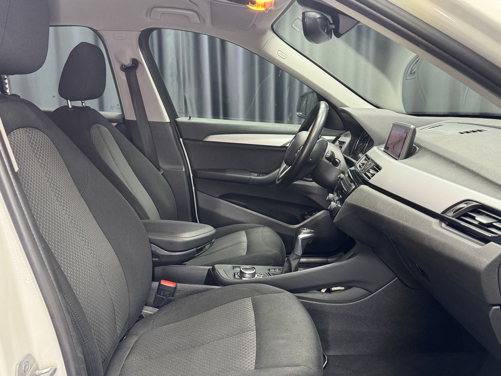 Fahrzeugabbildung BMW X1 xDrive 25e Advantage |AHK|PANO|AUTOMATIK|LED