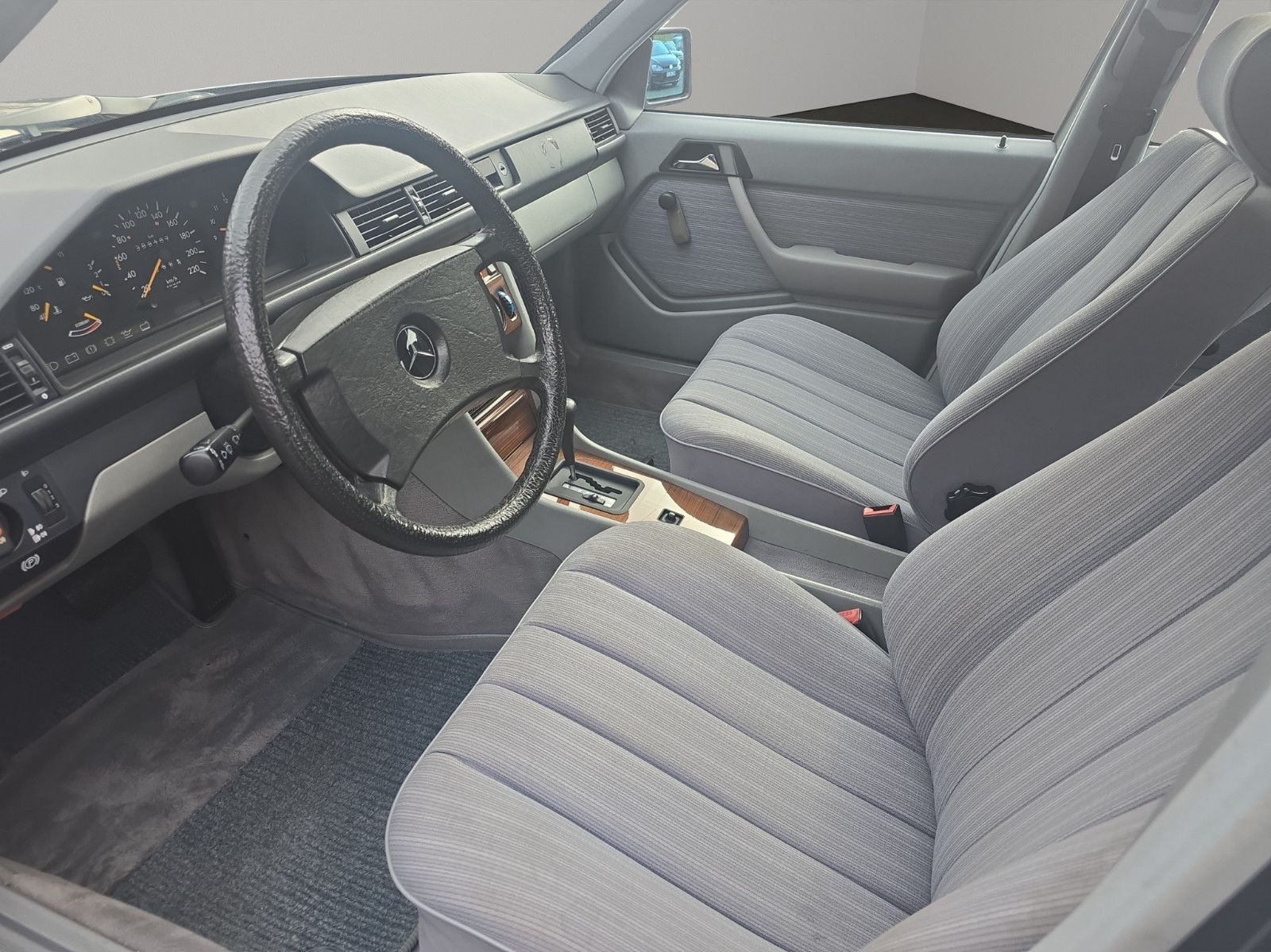 Fahrzeugabbildung Mercedes-Benz Automatik H Zulassung Nur 9 Tsd KM 1 A Zustand