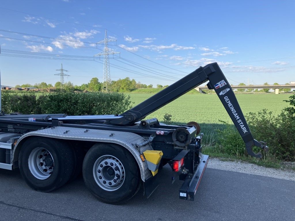 Fahrzeugabbildung DAF FAN XF 480 mit VDL Abrollkipper