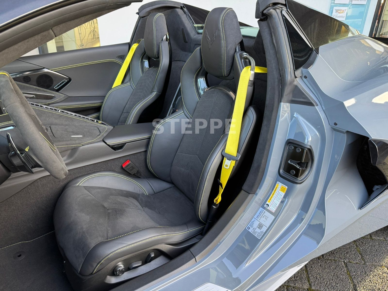 Corvette C8 Stingray Convertible 3LT Europamodell STEPPE