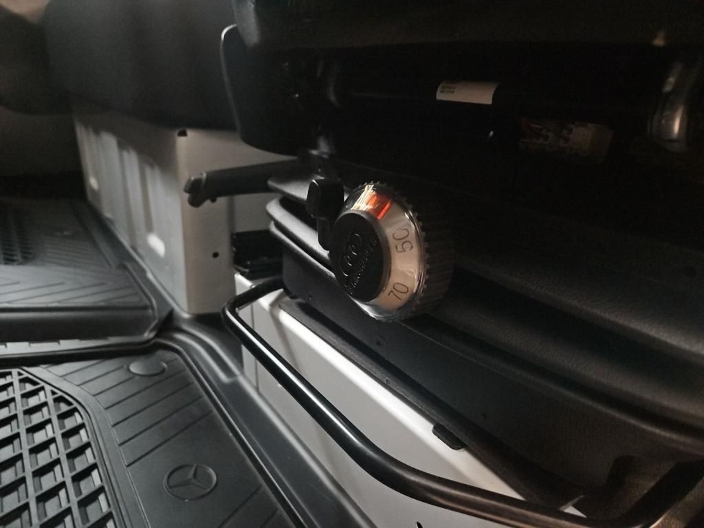 Fahrzeugabbildung Mercedes-Benz Sprinter 317 Kasten L2H2 360°Schwingsitz SHZ EDW
