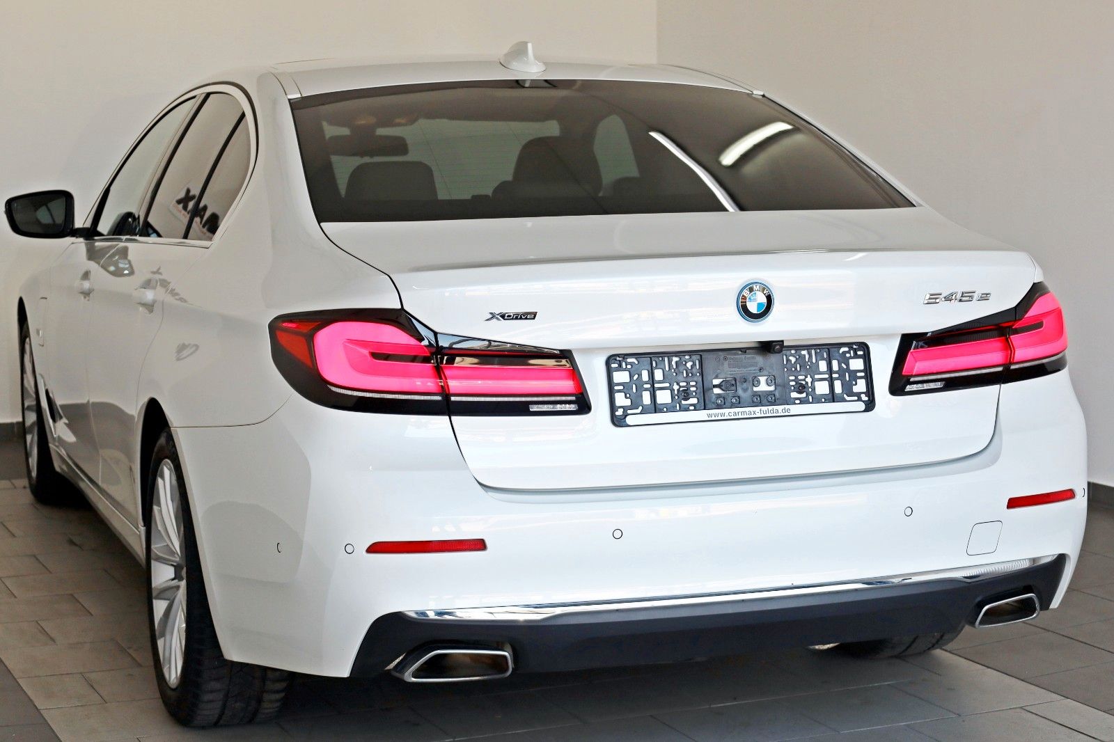 Fahrzeugabbildung BMW 545e xDrive Luxury Line,Navi,SD,4xSH,Kam,AHK,+WR