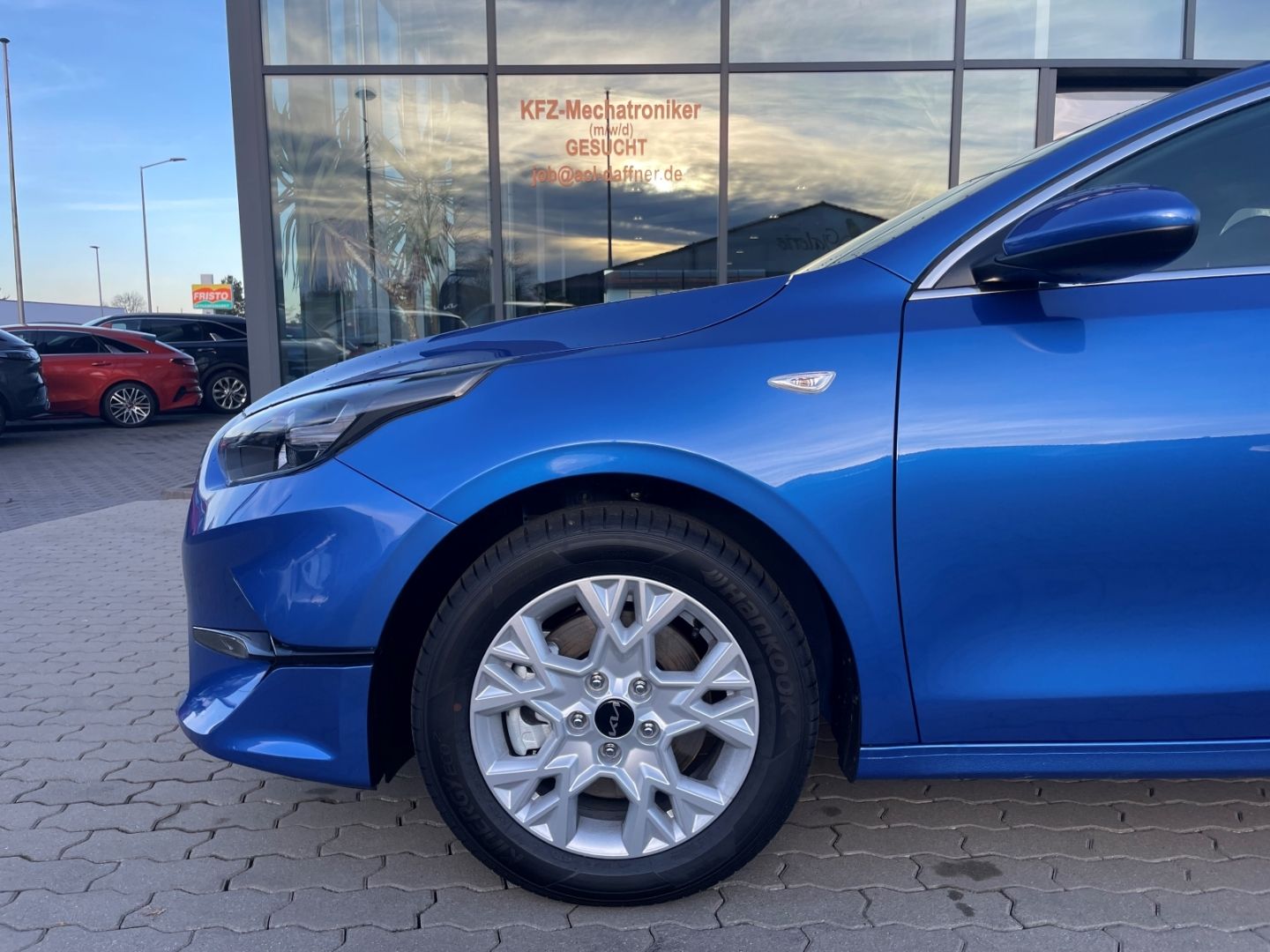 Fahrzeugabbildung Kia Ceed_sw Vision Kamera PDC VerkehrszeichERK