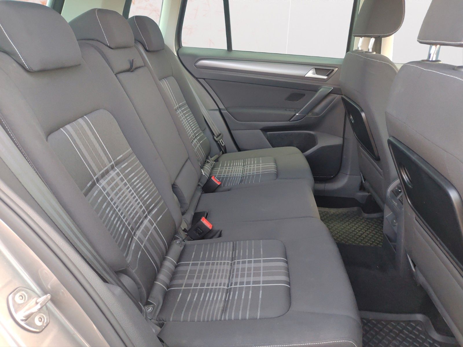 Fahrzeugabbildung Volkswagen Golf Sportsvan VII Lounge ! Navi ! PDC ! SHZ !