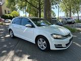 Volkswagen Golf VII Lim. Comfortline BMT - VW Golf Gebrauchtwagen in Wiesbaden