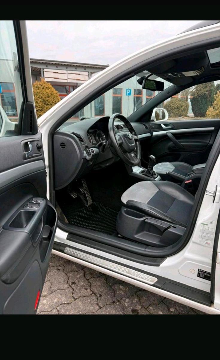 Skoda Octavia 2011 — engine 200 HP (147kW)