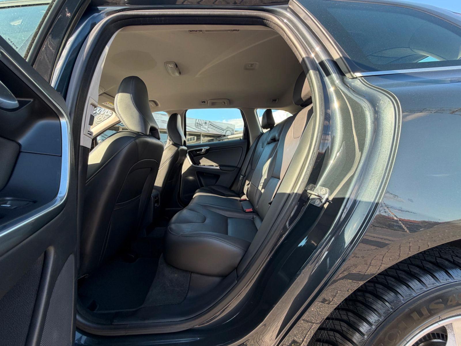 Volvo XC60 2.0d Momentum/Auto./Leder/Navi
