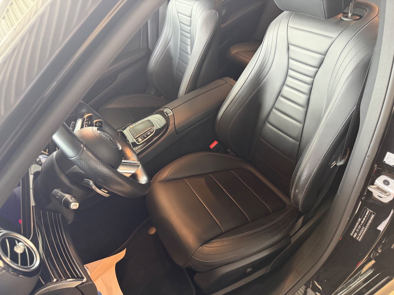 Fahrzeugabbildung Mercedes-Benz E 400 4Matic*AMG-Line*Burmester