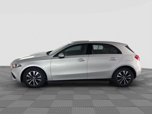 Mercedes-Benz MERCEDES-BENZ A 180 A 180 Automatic Executive imagem 2