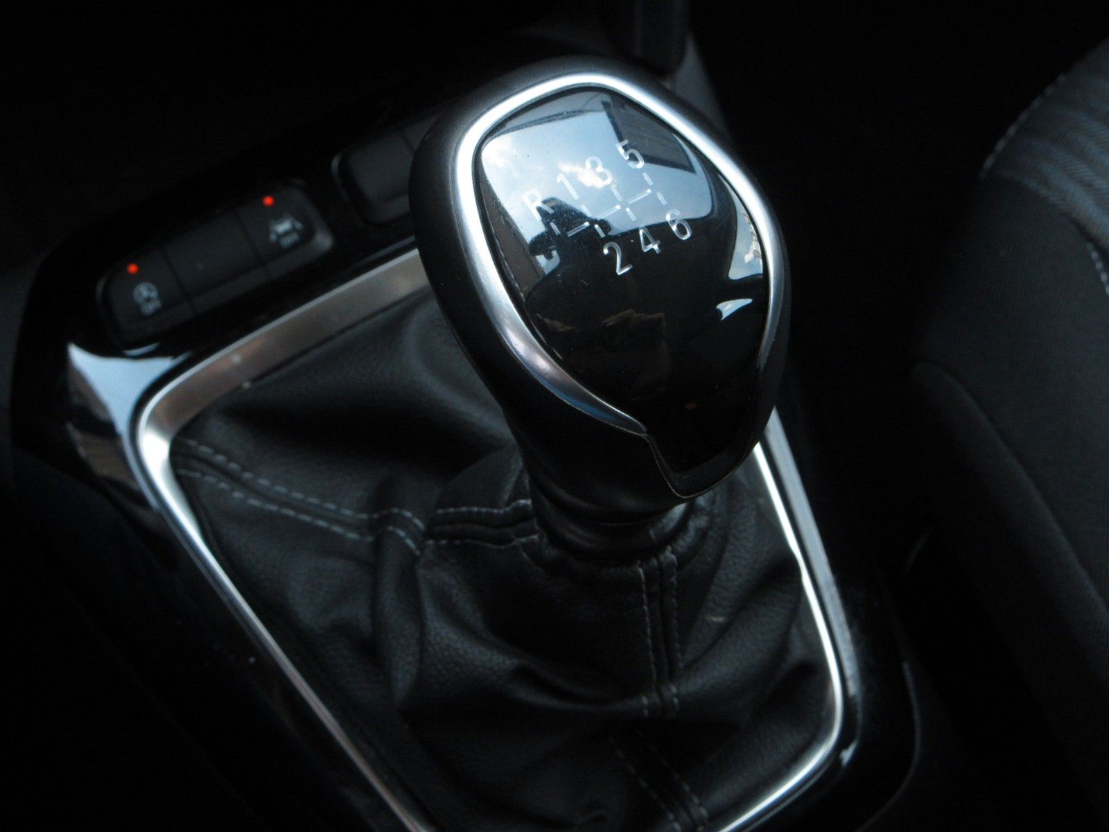 Fahrzeugabbildung Opel Corsa F Elegance 1.2T LED/NAVI/PDC/ALU