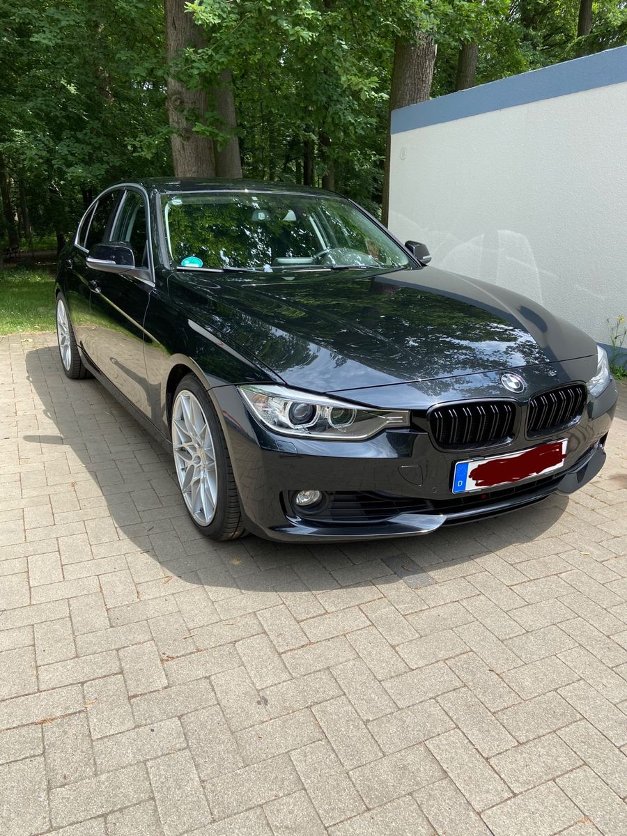 BMW 320i -