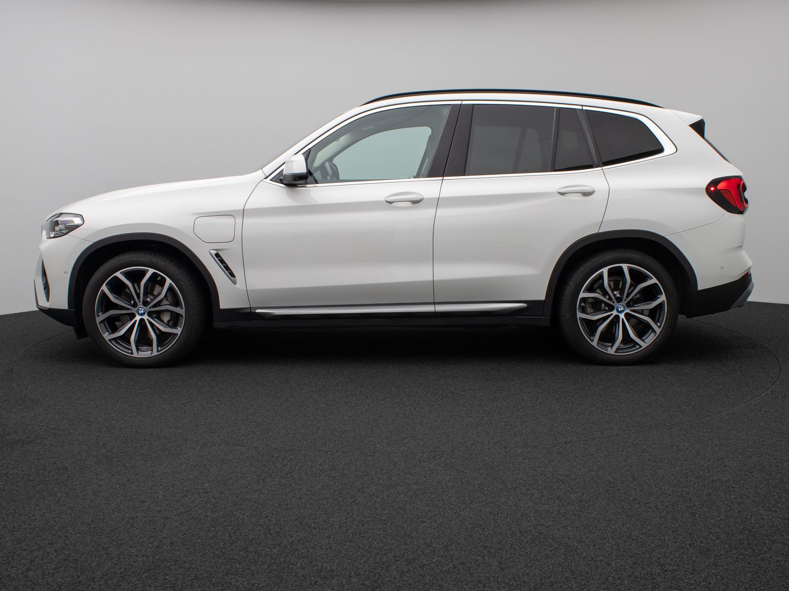 Fahrzeugabbildung BMW X3 xD30e Panorama 360°HUD DAB H/K Komfort 20Zoll