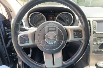 Jeep Grand Cherokee - 11