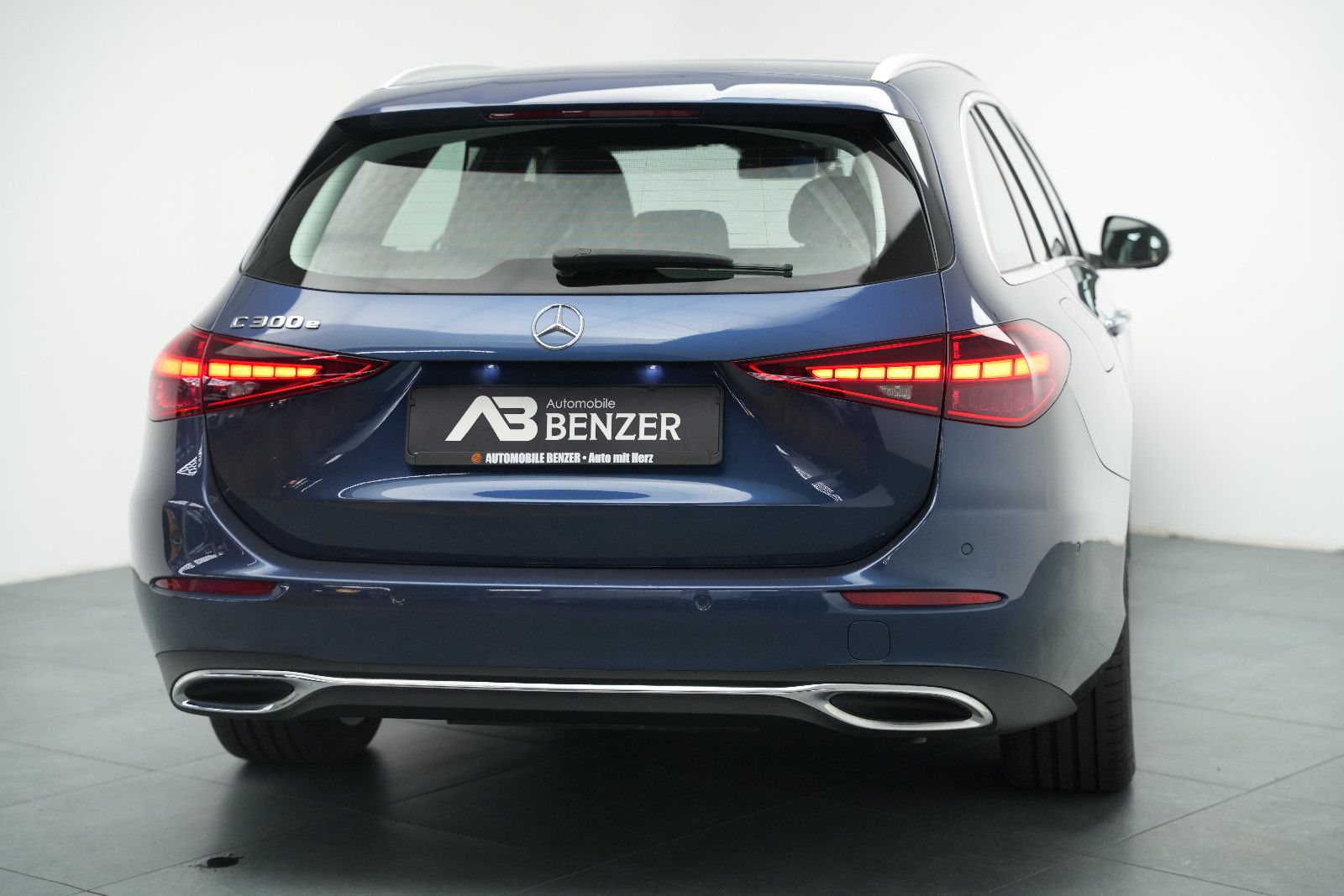Fahrzeugabbildung Mercedes-Benz C 300e T *Ambiente*SHZ*Rückfahrkamera*T-Winkel*