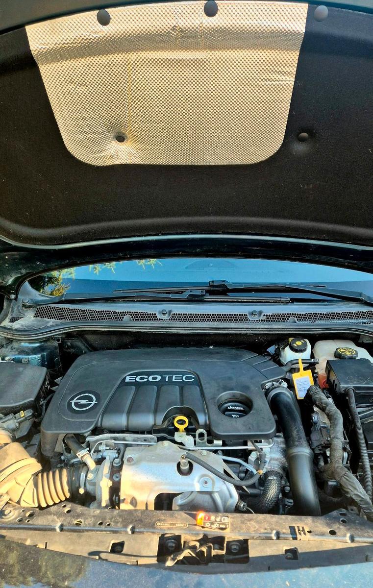 Opel Astra 2015 — photo 13