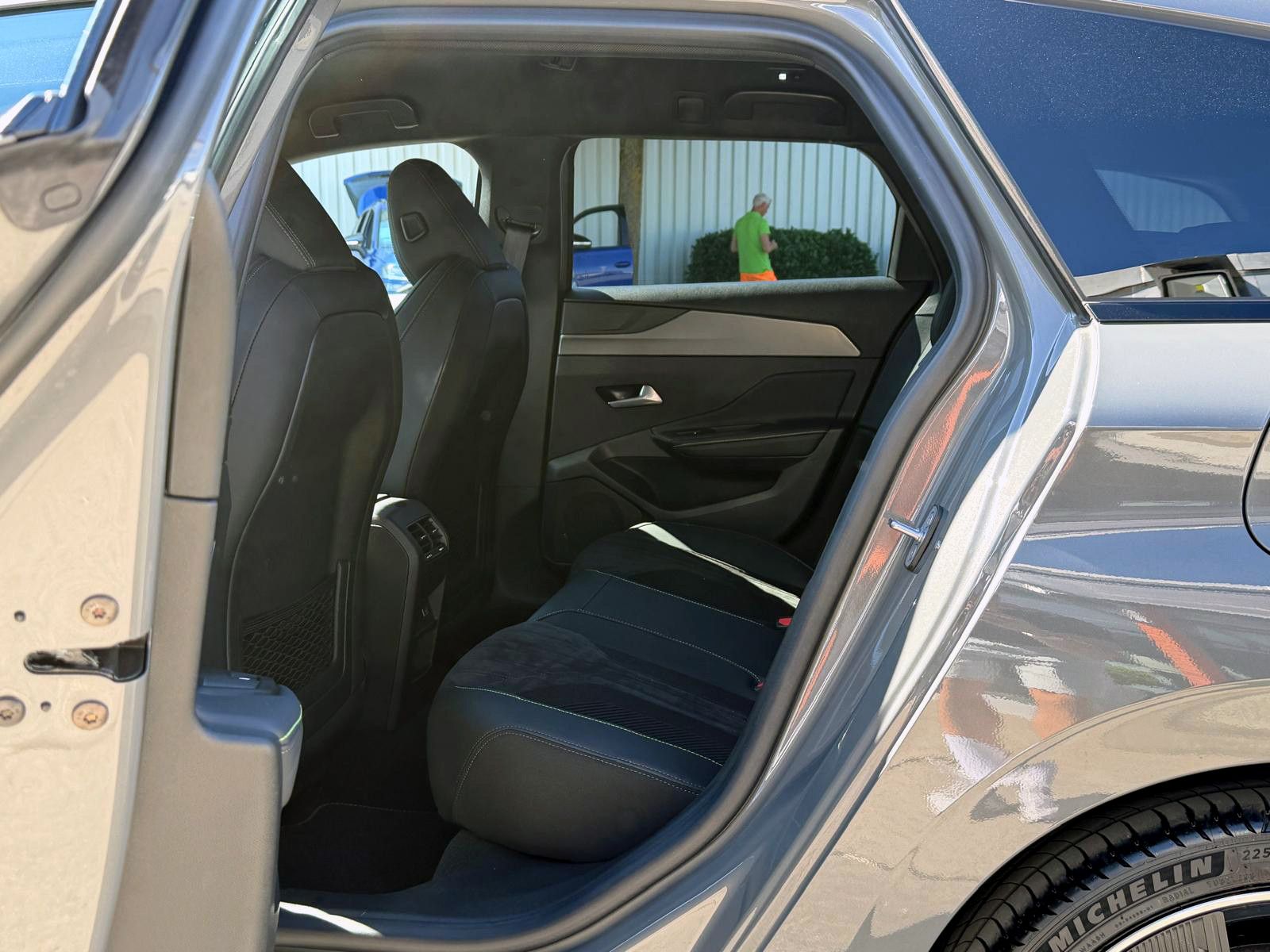 Fahrzeugabbildung Peugeot 308 GT Autom. Plug-In ACC KAM PDC NAV LED LHZ
