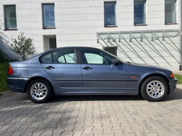BMW 318 - 6