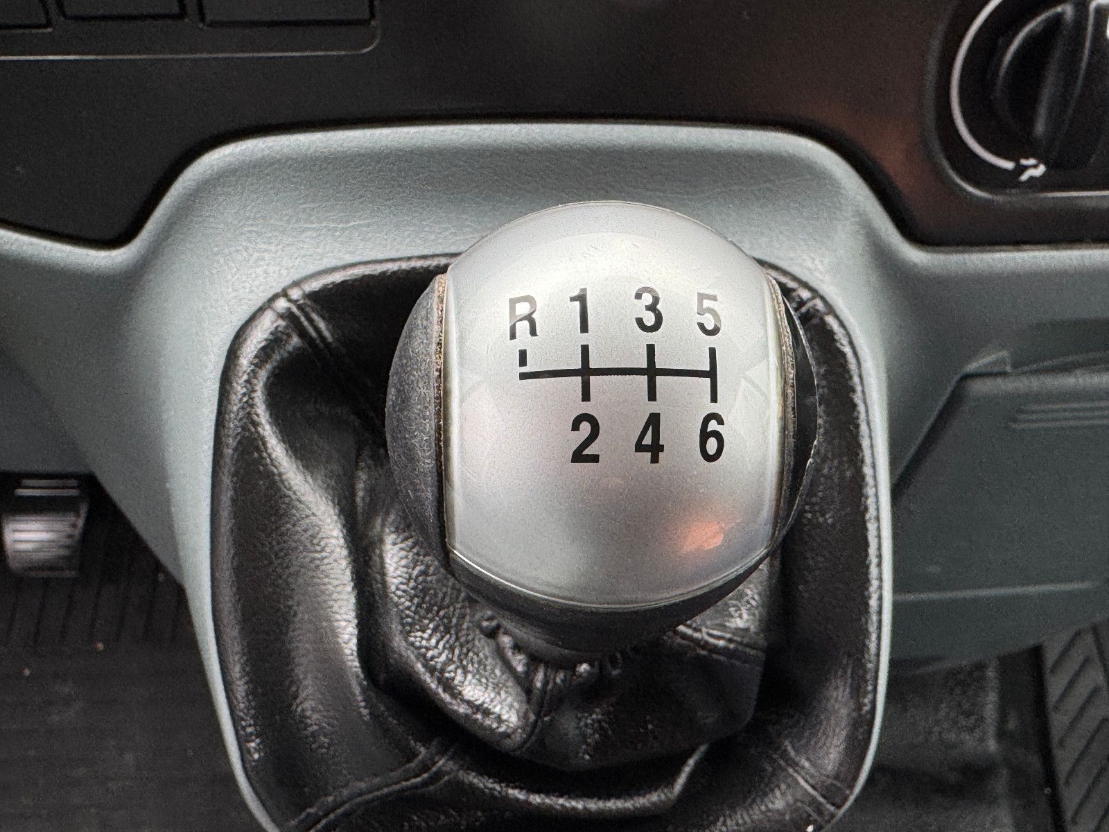 Fahrzeugabbildung Ford Transit Kasten FT 350 HOCH & LANG KLIMA H.REGALE