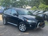 Mitsubishi Outlander 2.4 4WD TÜV NEU*1.Hand*S-Heftge.*Autom - Mitsubishi Outlander Gebrauchtwagen in Berlin