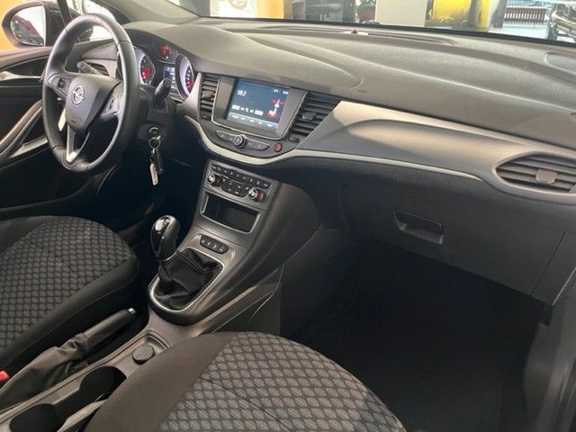 Fahrzeugabbildung Opel Astra Lim. 1.0 EDITION NAVI/PDC/WINTER/NEBEL/LED