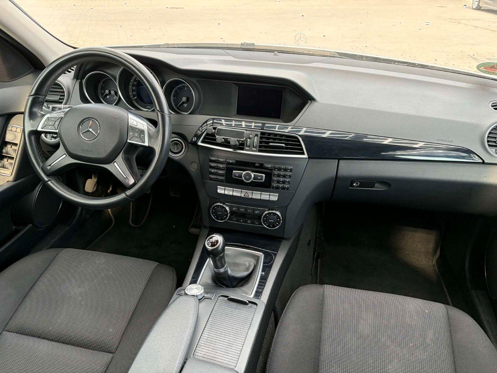Mercedes-Benz C200 2012 — photo 6