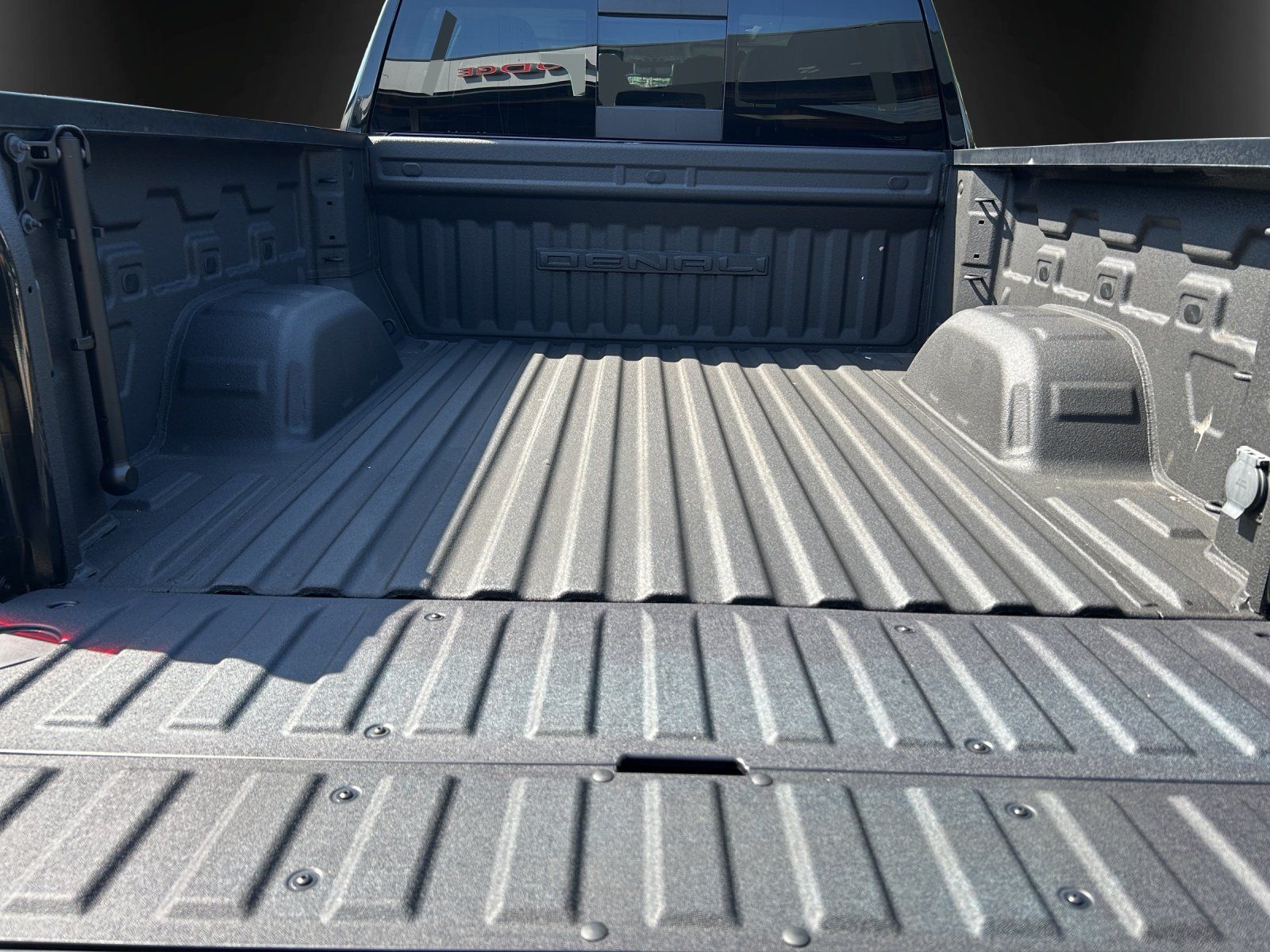 Fahrzeugabbildung GMC Sierra 1500 Denali 6.2 V8 AHK 3500/SHZ/LED/2024