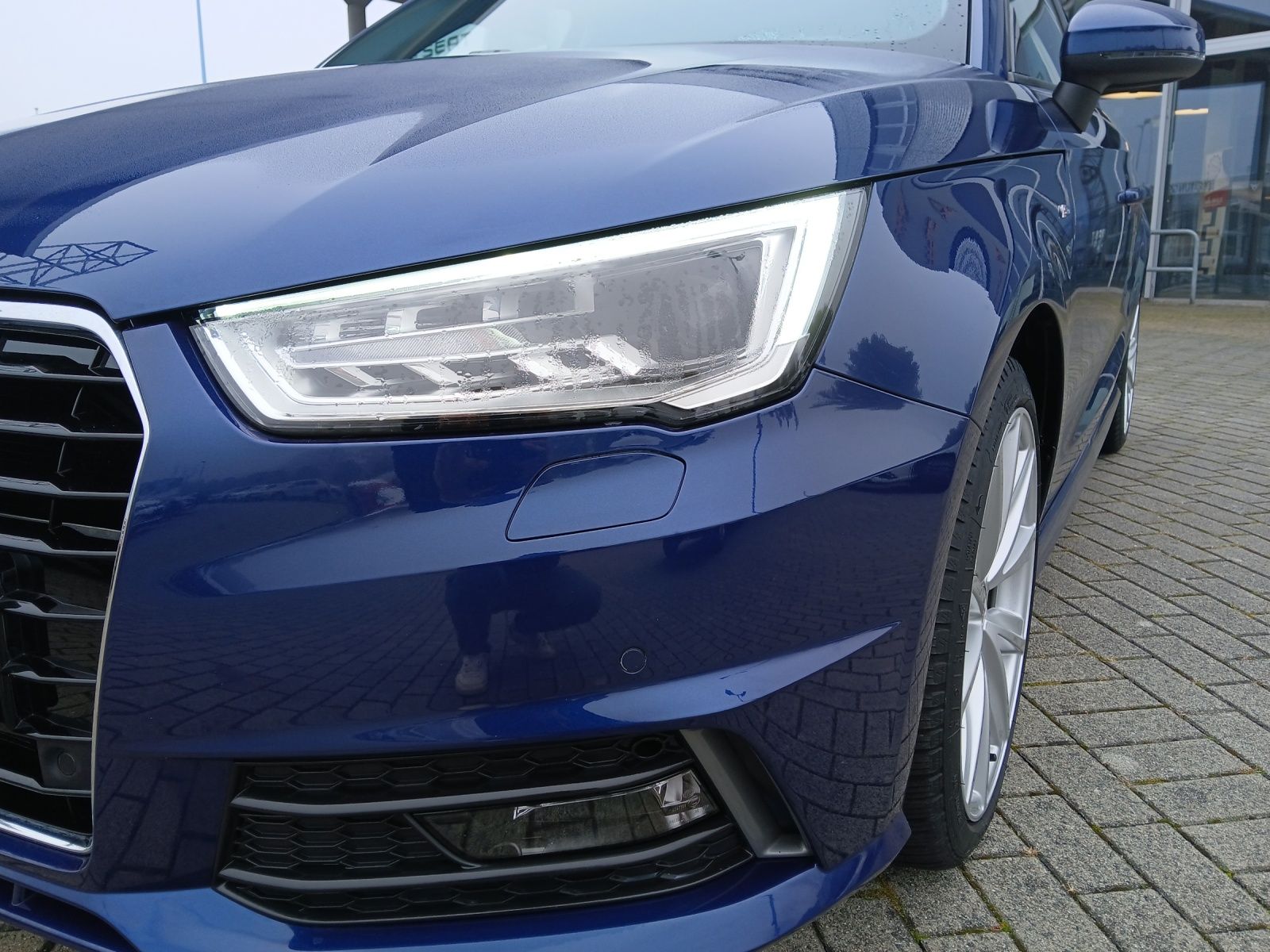 Fahrzeugabbildung Audi A1 Sportback TFSI sport Xenon GRA PDC SH
