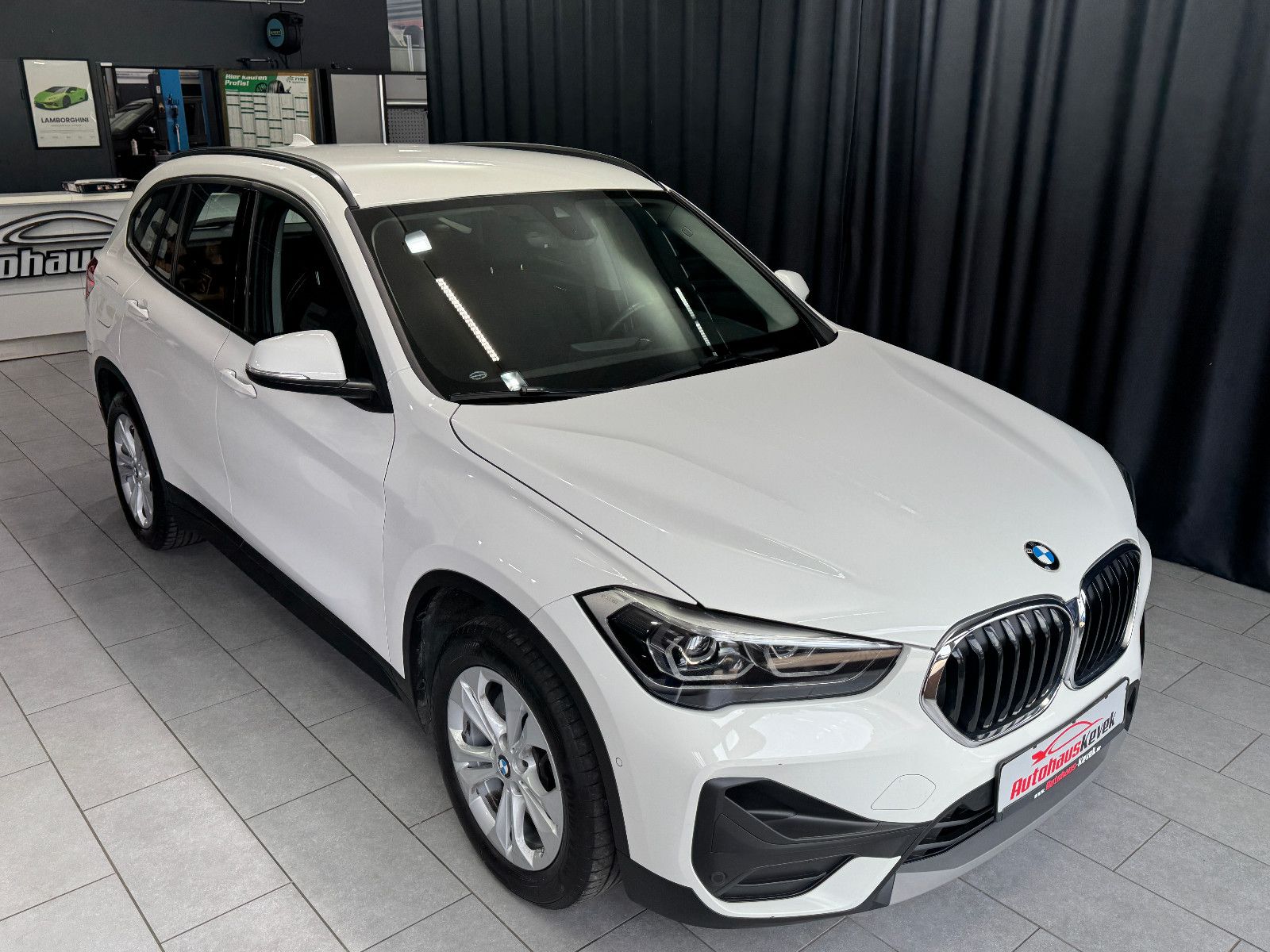 Fahrzeugabbildung BMW X1 xDrive 25e Advantage |AHK|PANO|AUTOMATIK|LED