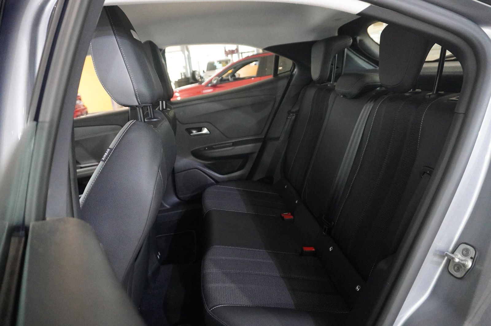 Fahrzeugabbildung Opel Mokka 1.2T ELEGANCE NAVI/LED/KAMERA/SPORT/DAB+