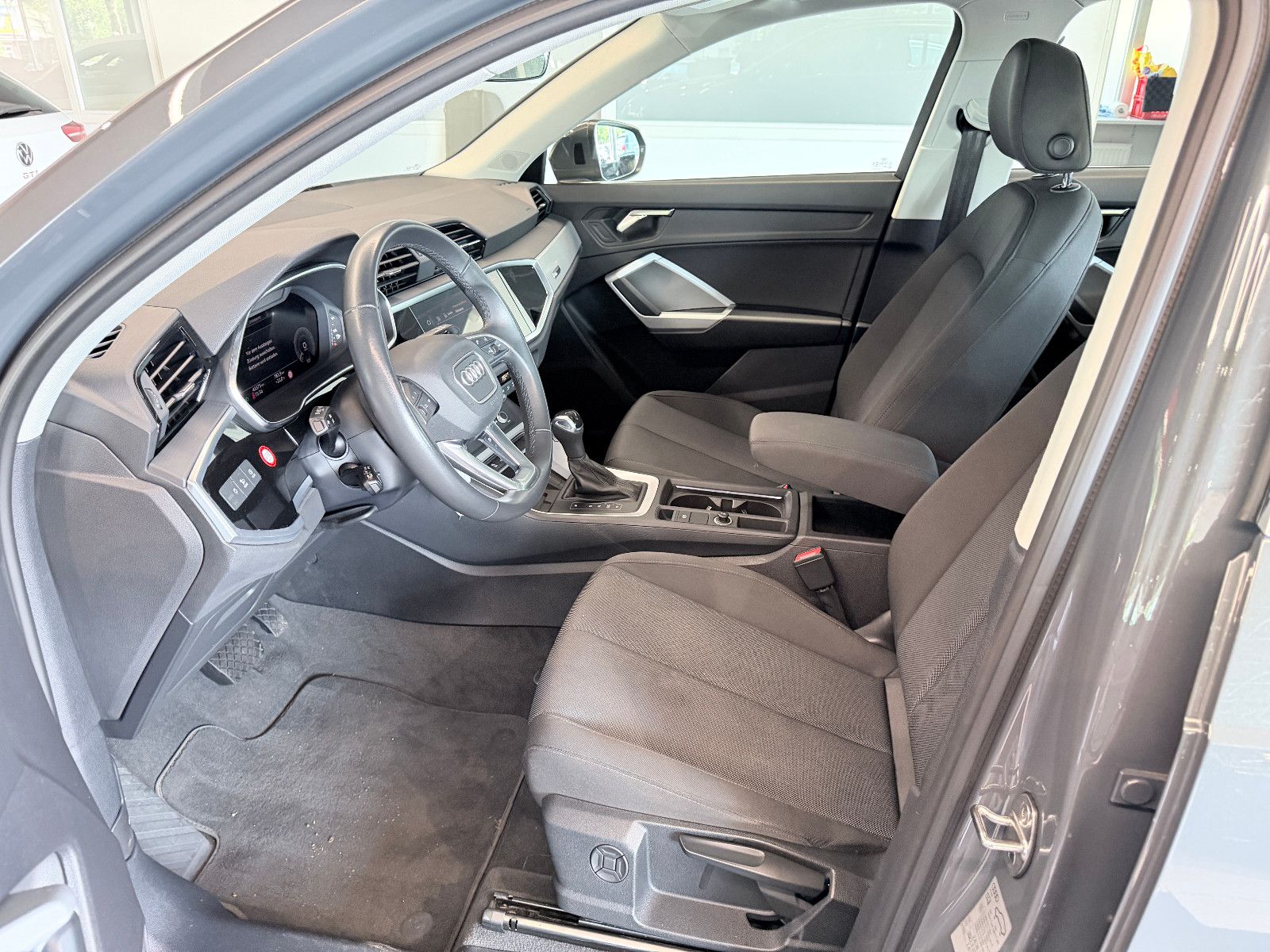 Audi Q3 45 TFSI e basis foto 9