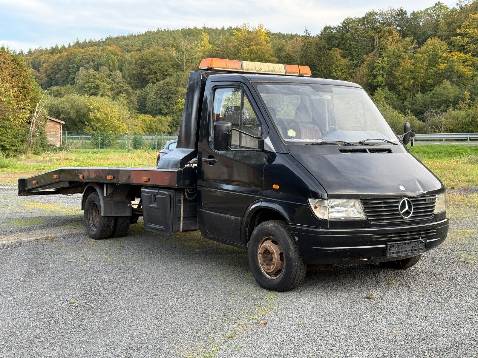Fahrzeugabbildung Mercedes-Benz Sprinter 412 D Abschleppwagen Klima 3-Sitzer