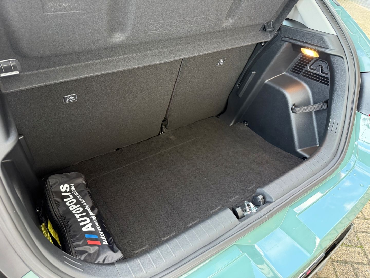 HYUNDAI i20 Select Family Navi Apple CarPlay Android Aut - Image 27