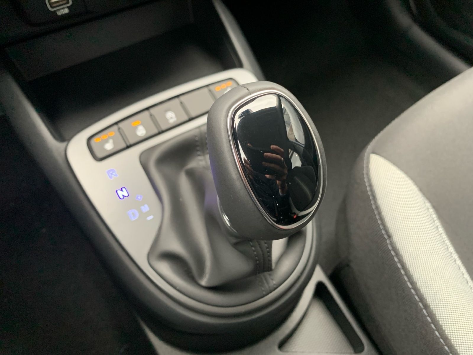 Fahrzeugabbildung Hyundai i10 FL 1.2 Automatik Trend Navi Kamera