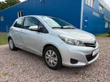 Toyota Yaris Life+Kamer +Bluetooth+USB - Toyota Yaris: Bluetooth