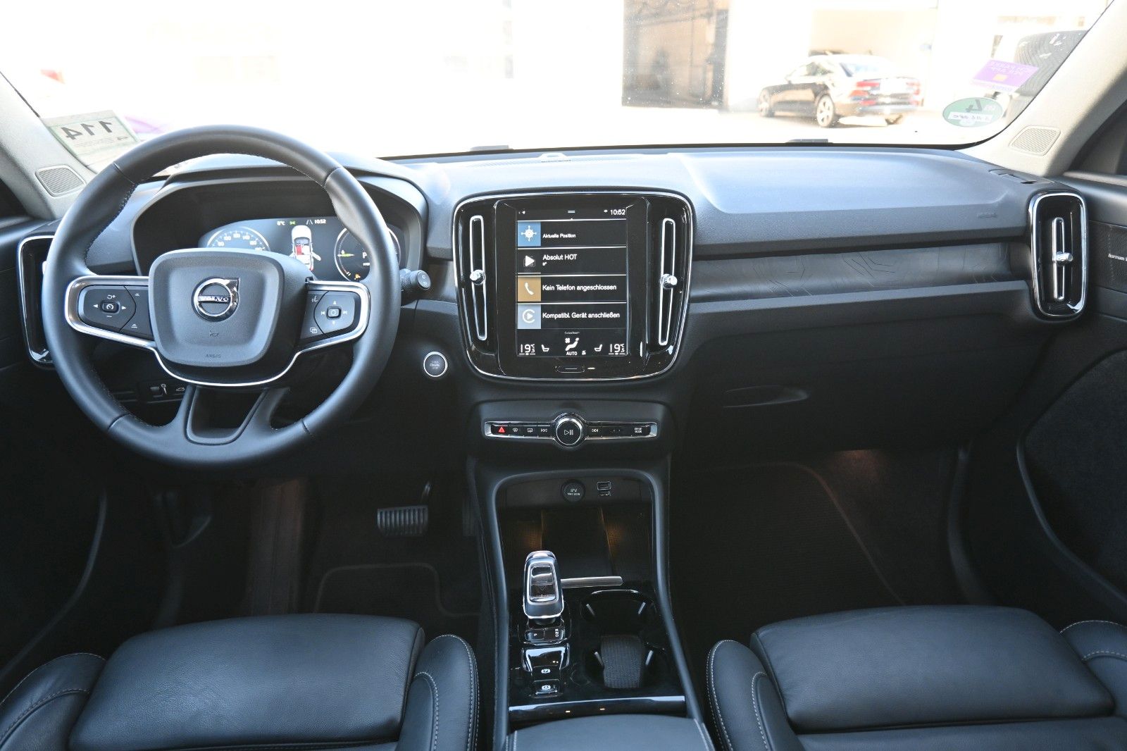 Fahrzeugabbildung Volvo XC40 T5  Plus Dark RC Plug-In Hyb. 2WD
