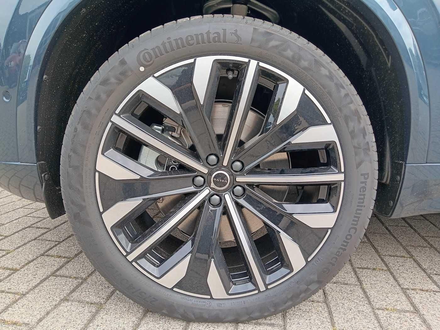 Fahrzeugabbildung Volvo XC90 T8 AWD Plug-in Hybrid Plus Bright